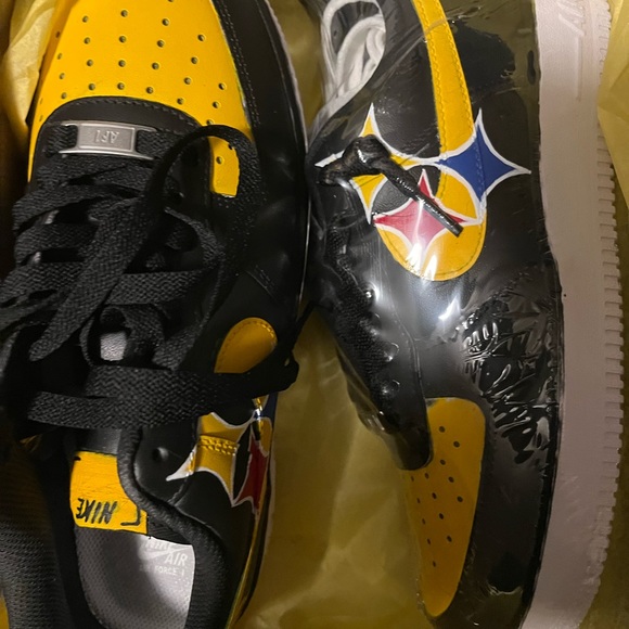 Steeler shoes